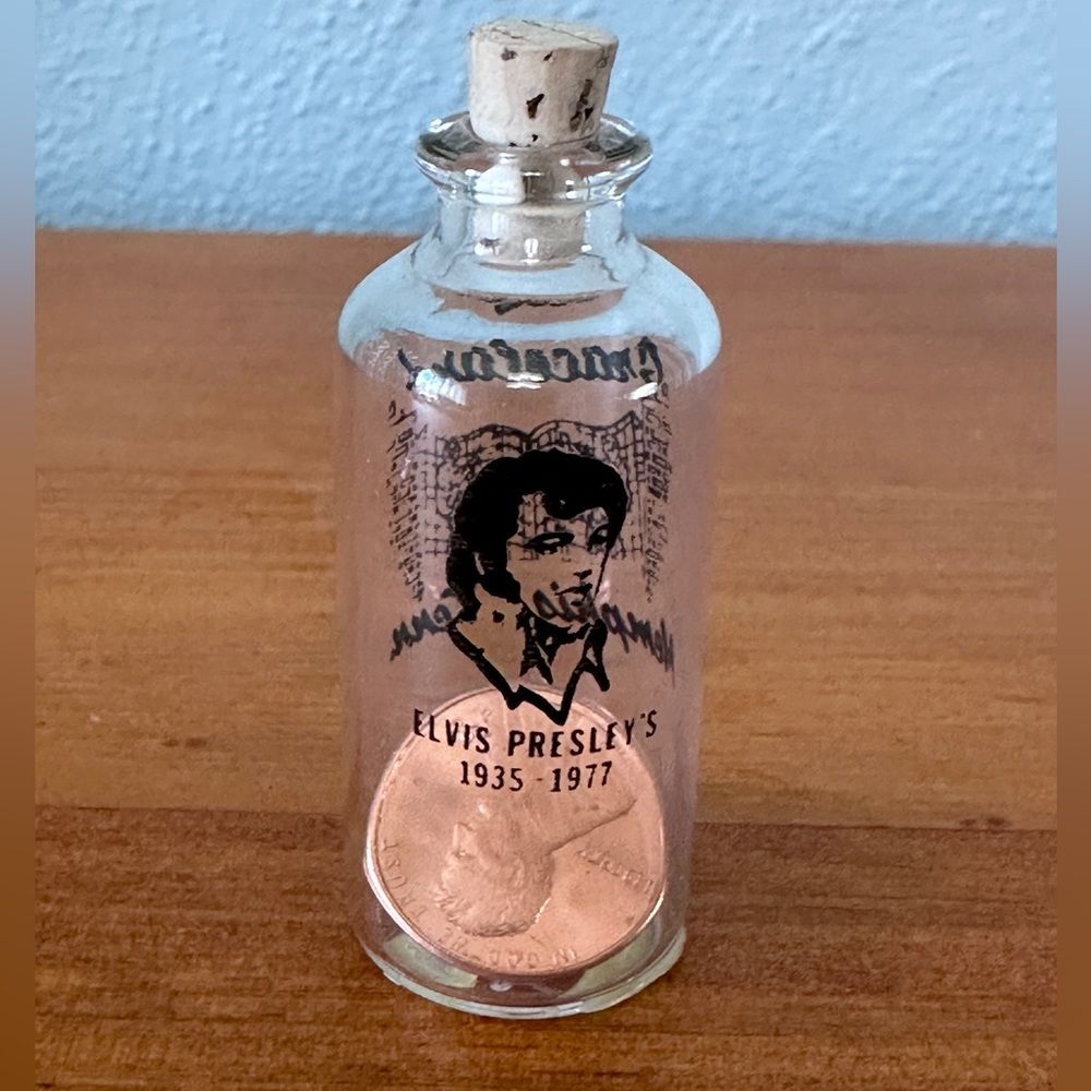 Elvis Presley Graceland Penny in a bottle miniature bottle 1990 penny inside